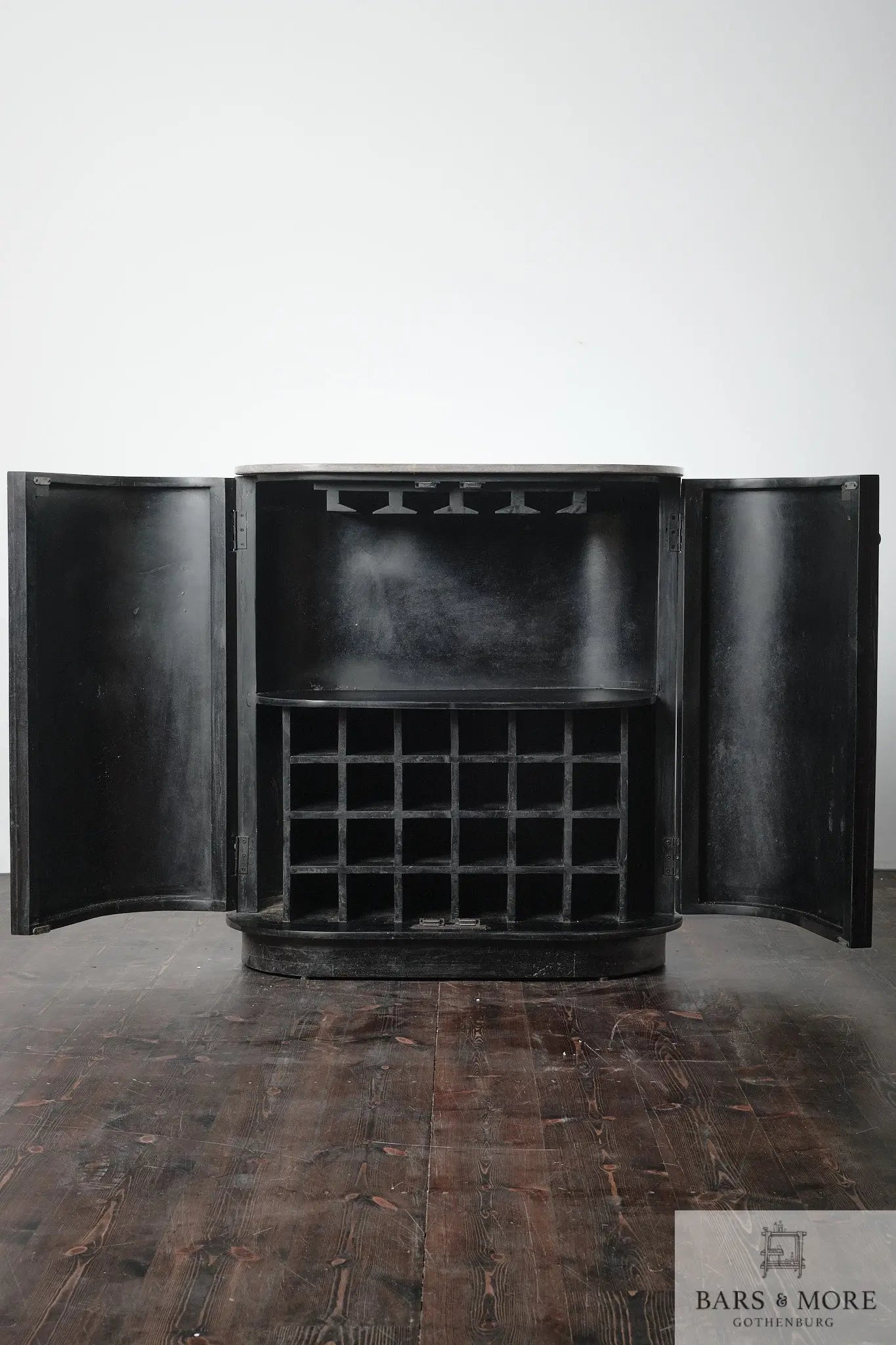 Barskab - Westbury - Bars & More My Store