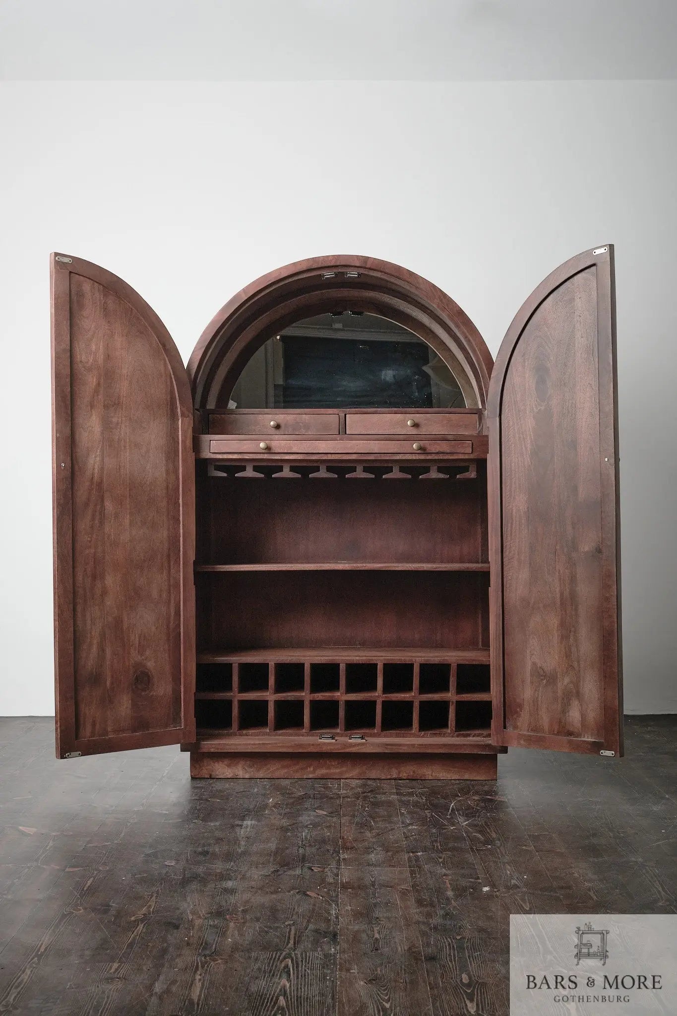 Displaycabinet - Rockville - Bars & More My Store