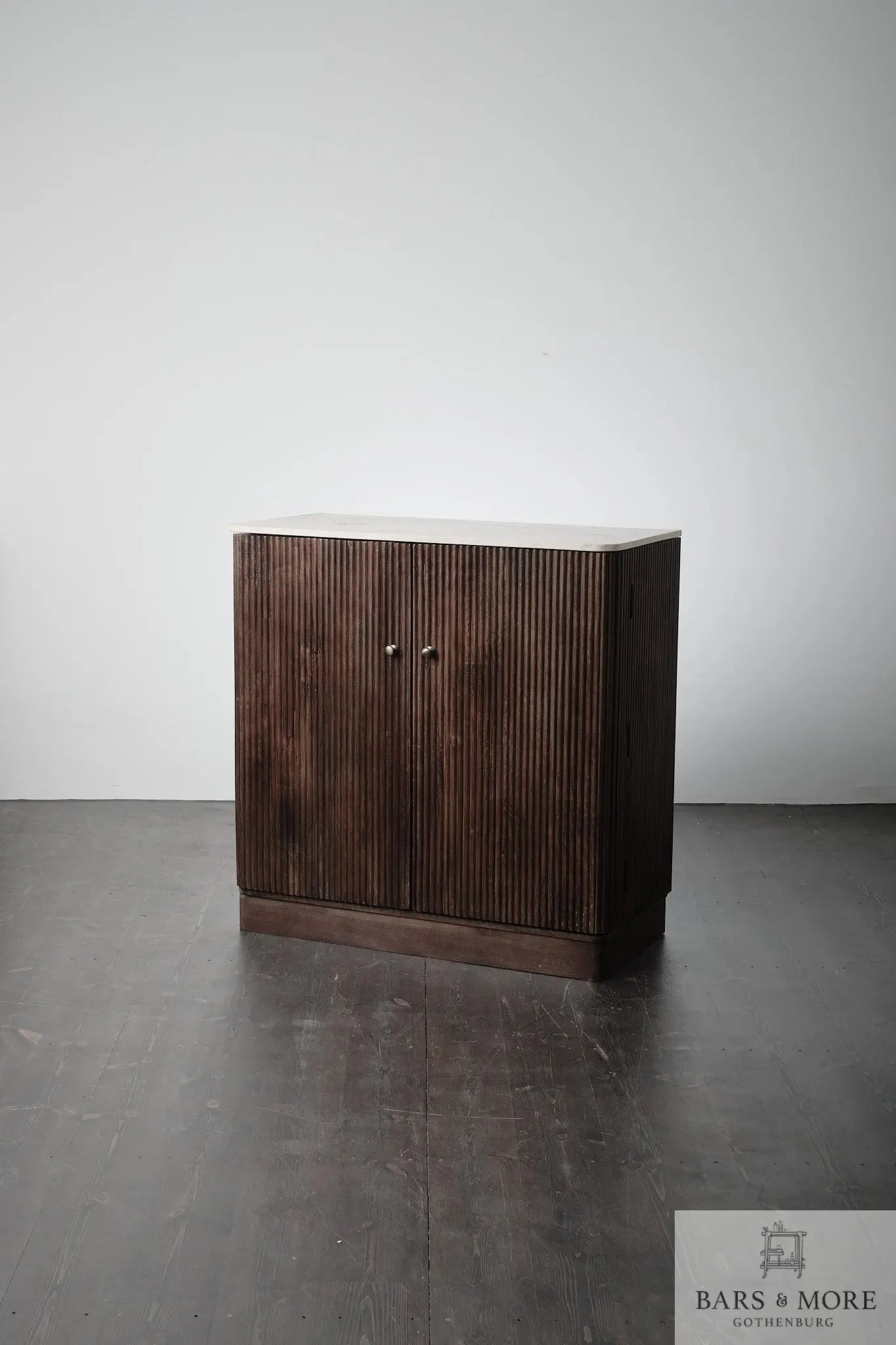 Barschrank - Brooklyn mit Sockel - Bars & More My Store