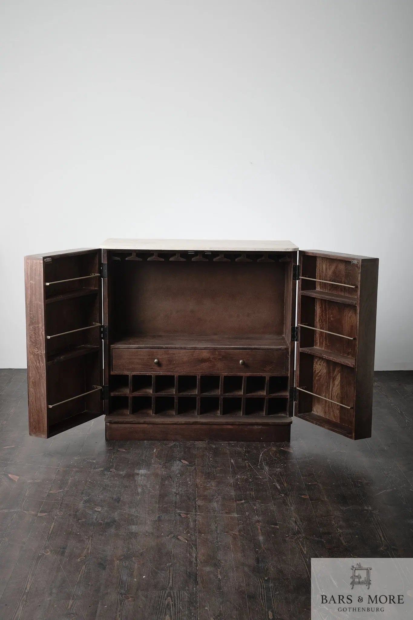 Barschrank - Brooklyn mit Sockel - Bars & More My Store