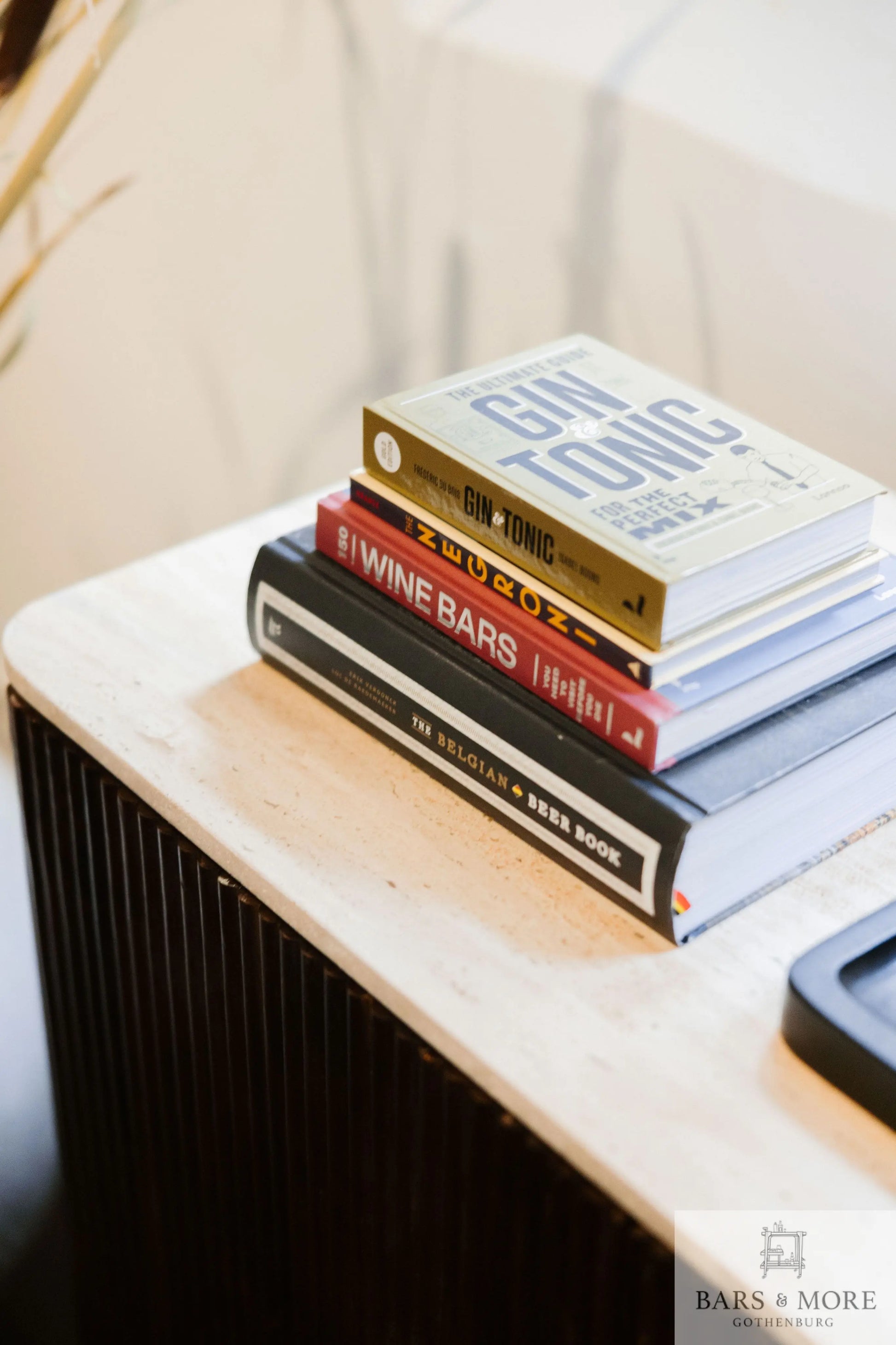Barskab - Brooklyn med sokkel - Bars & More My Store