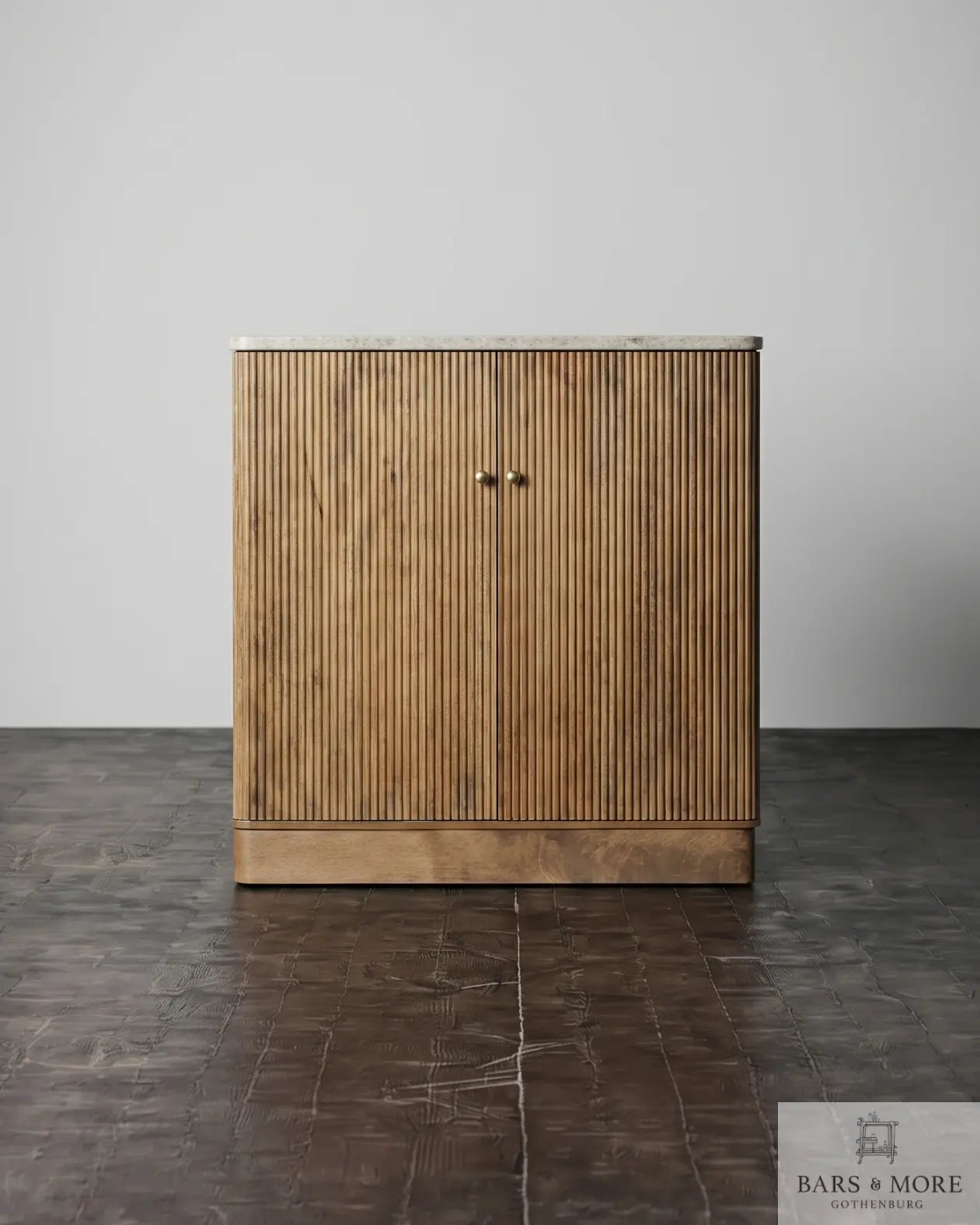 Bar Cabinet - Brooklyn with plinth - Bars & More My Store