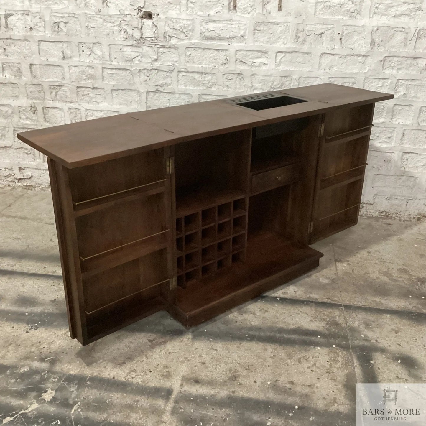 Bar Cabinet - Queens PRO Home bar cabinet